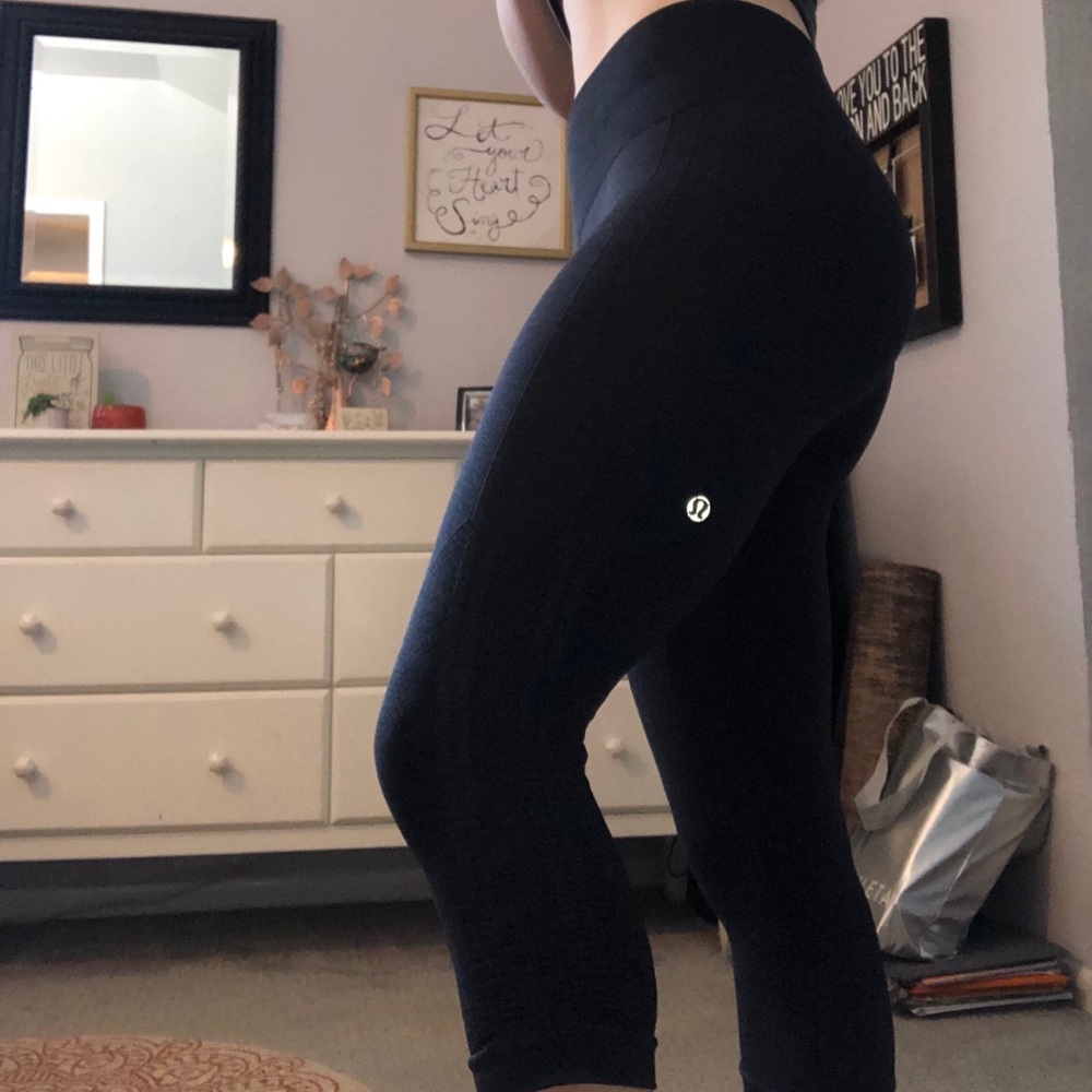 Lululemon Gray Ebb and Flow Crop Leggings